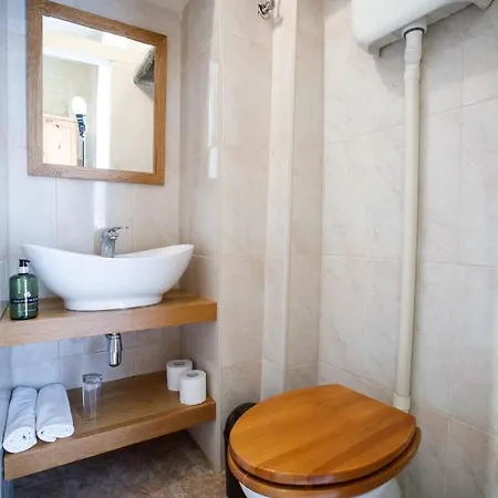 Ikhaya Lami فندق مبيت وإفطار *